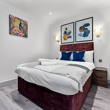 Amazing 2 Bedroom Apartment In Greater Londen Buitenkant foto