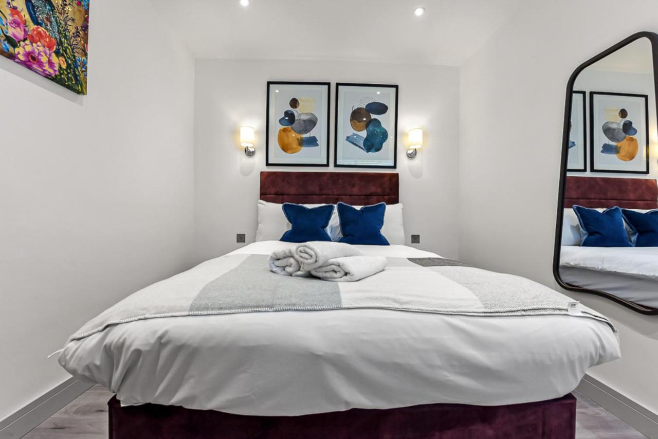 Amazing 2 Bedroom Apartment In Greater Londen Buitenkant foto